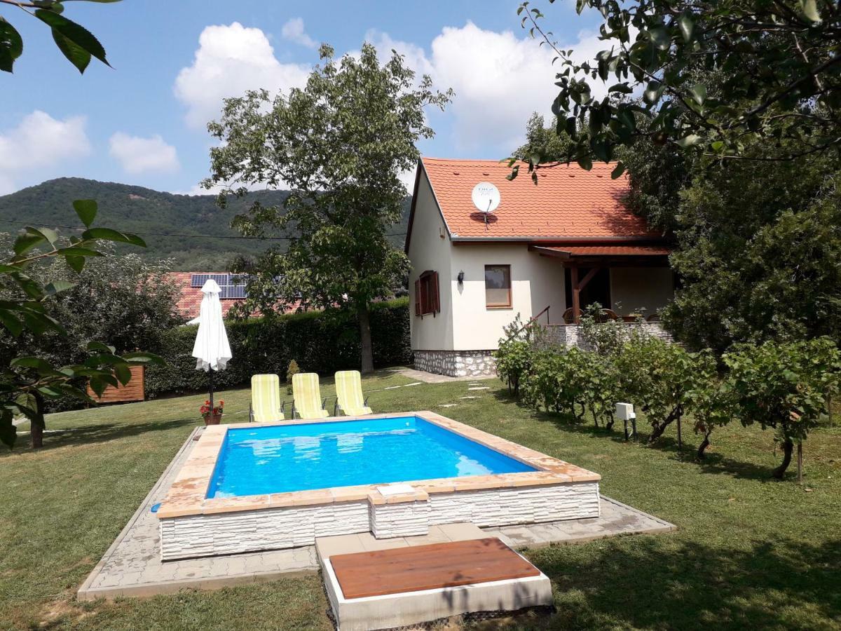 Cseresznyevirág Vendégházak Kovagoszolos Extérieur photo